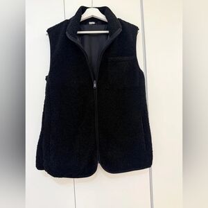 Black Fleece Vest with Zip-Up Front